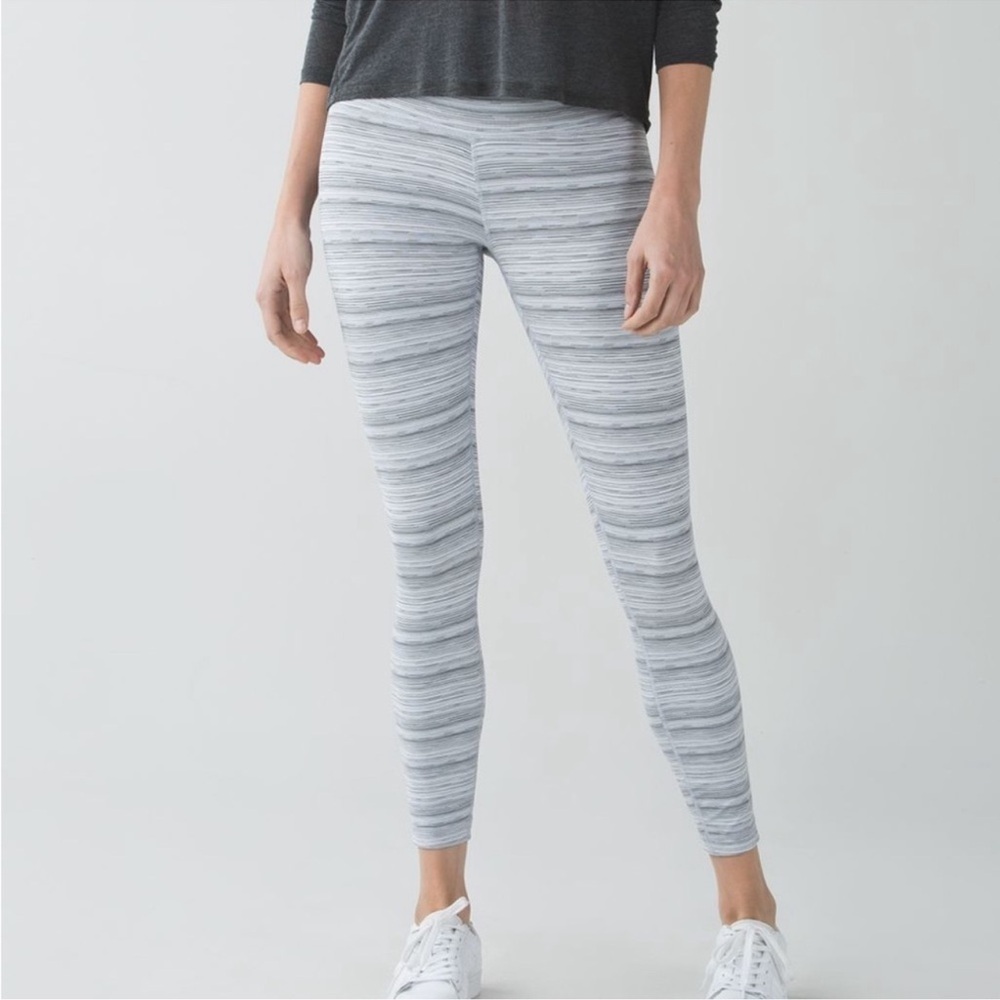 Lululemon High Times Leggings Cyber Stripe White Silver Fox, 8